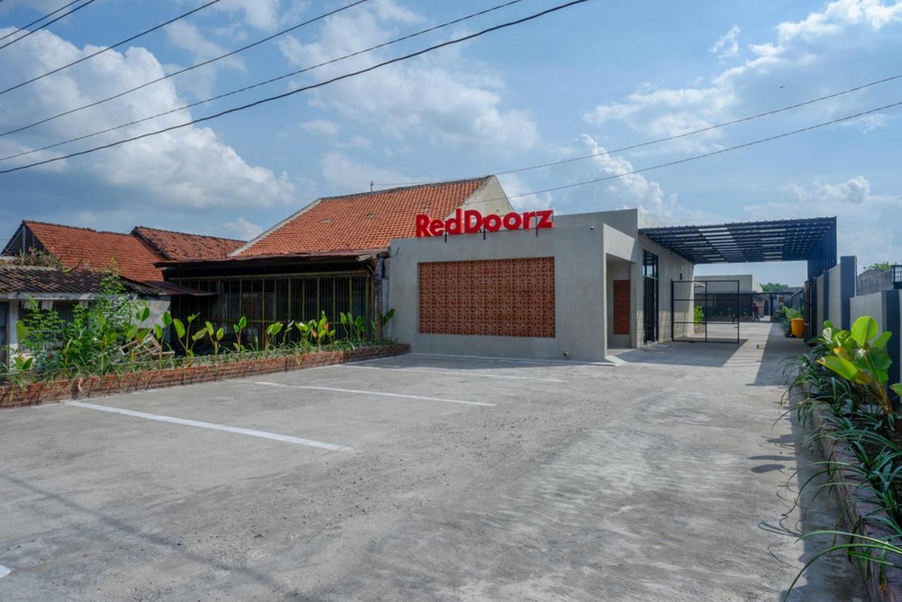 Reddoorz @ Klaten City Hotel Екстериор снимка